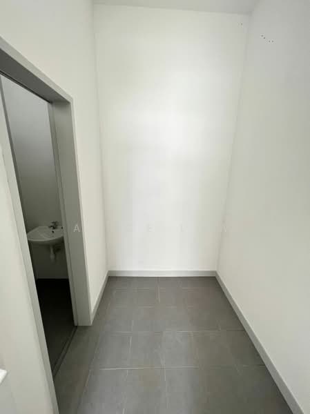 Semi-Detached House for Sale in Kota Emerald (Rawang) - Alice Low - Bathroom - PropertyGuru.com.my
