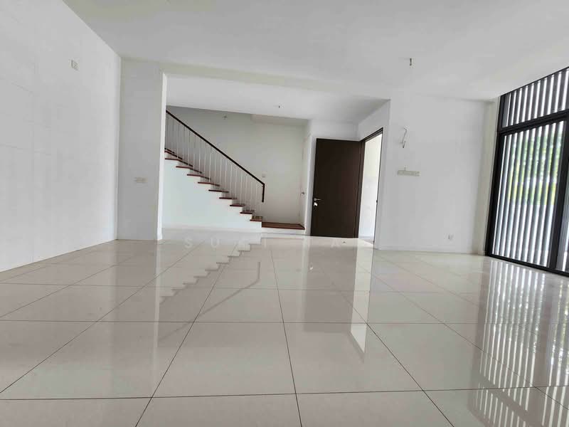 3-storey Terraced House for Sale in Taman Tasik Damai (Sungai Besi) - Suki Tan - Living Room - PropertyGuru.com.my