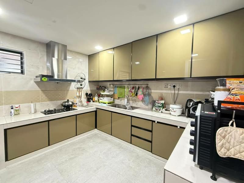Rumah Teres 2 Tingkat untuk Dijual di Taman Mount Austin (Tebrau) - Ray Tung - Kitchen - PropertyGuru.com.my