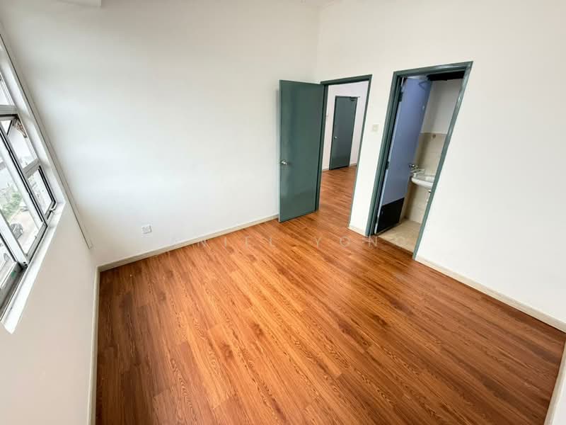 Shop for Sale in Taman Ehsan Jaya (Ulu Tiram) - Daniel Yong - Interior - PropertyGuru.com.my