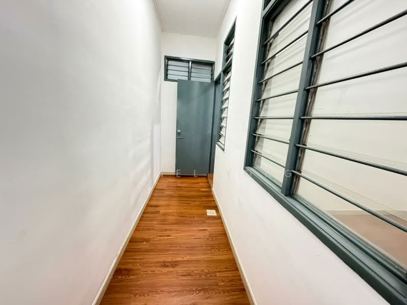 Shop for Sale in Taman Ehsan Jaya (Ulu Tiram) - Daniel Yong - Interior - PropertyGuru.com.my