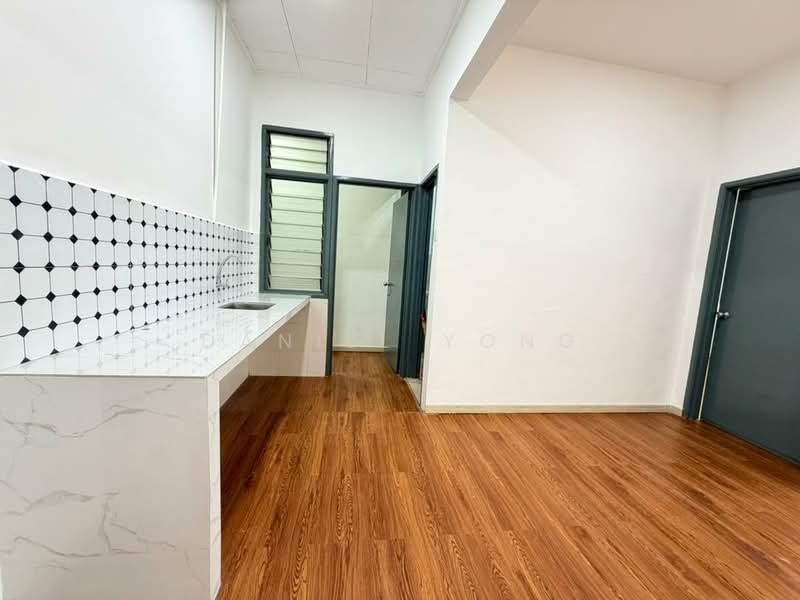 Shop for Sale in Taman Ehsan Jaya (Ulu Tiram) - Daniel Yong - Kitchen - PropertyGuru.com.my