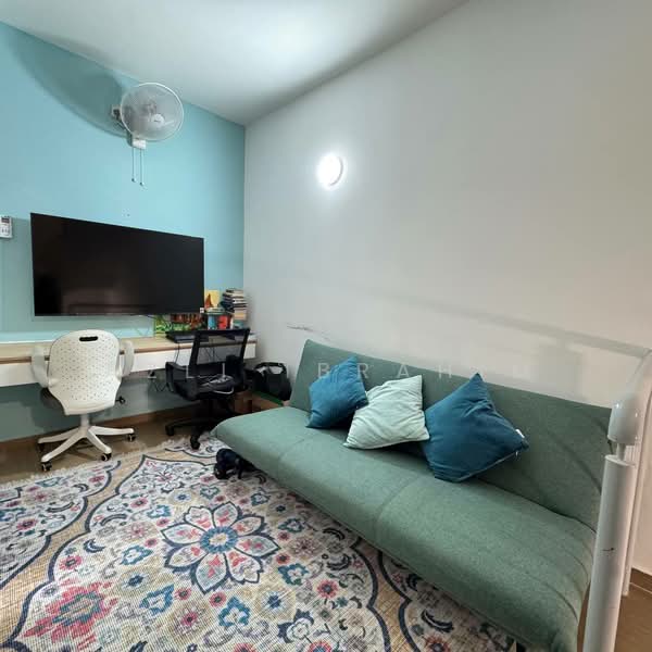 Townhouse for Sale in Saujana Melawati (Melawati) - Azli Ibrahim - Study - PropertyGuru.com.my