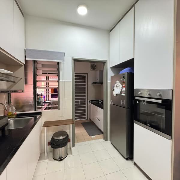 Townhouse for Sale in Saujana Melawati (Melawati) - Azli Ibrahim - Kitchen - PropertyGuru.com.my