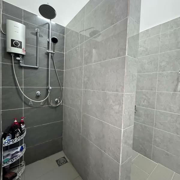 Townhouse for Sale in Saujana Melawati (Melawati) - Azli Ibrahim - Bathroom - PropertyGuru.com.my