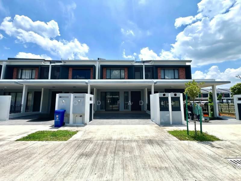 2-storey Terraced House for Sale in Shah Alam (Selangor) - Mohd Fadzli - Exterior - PropertyGuru.com.my