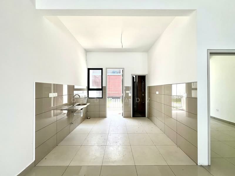2-storey Terraced House for Sale in Shah Alam (Selangor) - Mohd Fadzli - Kitchen - PropertyGuru.com.my