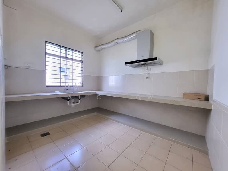 2-storey Terraced House for Sale in Kota Emerald (Rawang) - Alice Low - Kitchen - PropertyGuru.com.my