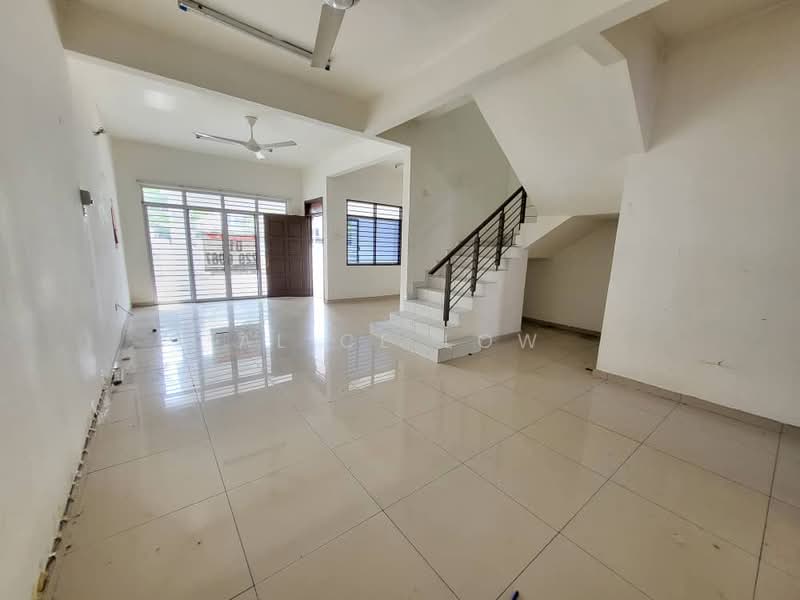 2-storey Terraced House for Sale in Kota Emerald (Rawang) - Alice Low - Living Room - PropertyGuru.com.my