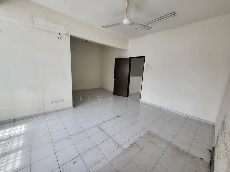 2-storey Terraced House for Sale in Kota Emerald (Rawang) - Alice Low - Living Room - PropertyGuru.com.my