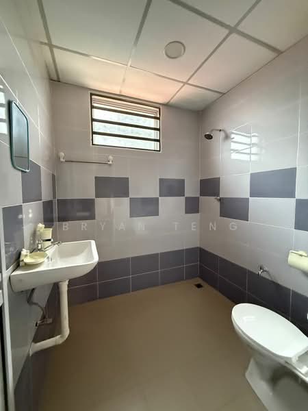 Rumah Teres 2 Tingkat untuk Dijual di Bayan Lepas (Penang) - Bryan Teng - Bathroom - PropertyGuru.com.my
