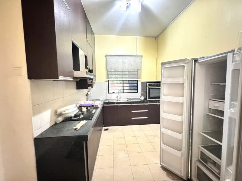 2-storey Terraced House for Sale in Kota Emerald (Rawang) - Alice Low - Kitchen - PropertyGuru.com.my