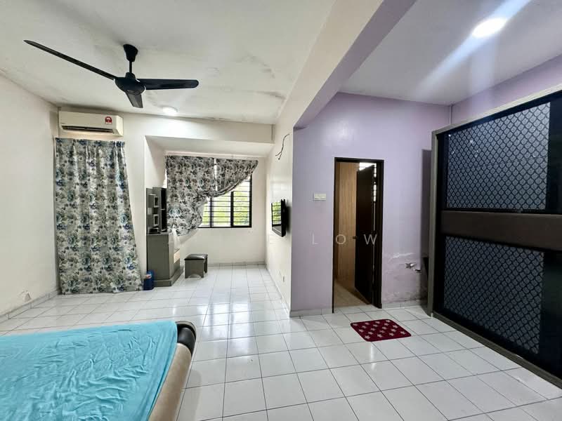 2-storey Terraced House for Sale in Kota Emerald (Rawang) - Alice Low - Living Room - PropertyGuru.com.my
