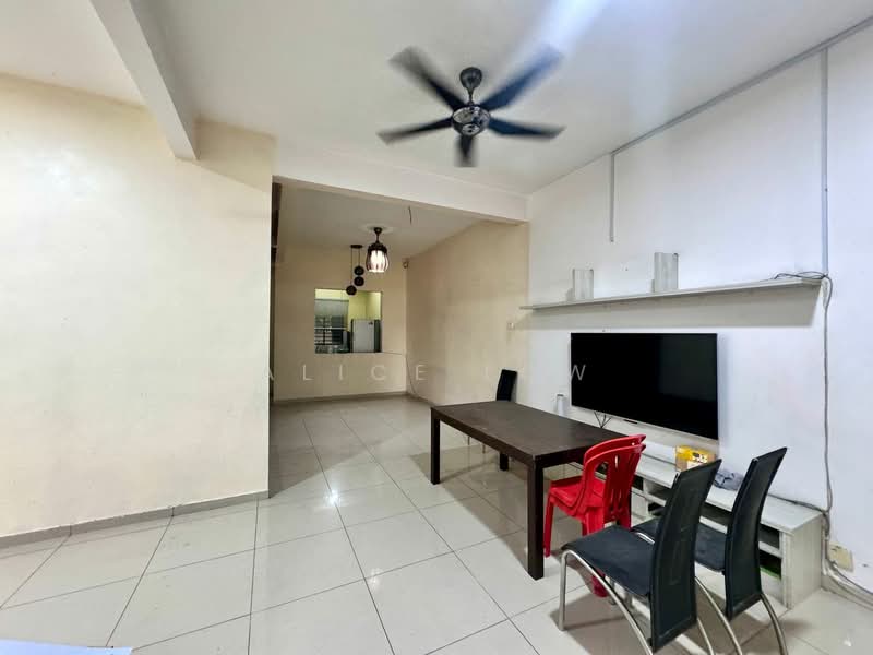 2-storey Terraced House for Sale in Kota Emerald (Rawang) - Alice Low - Living Room - PropertyGuru.com.my