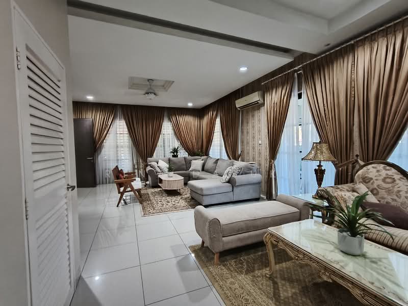 2-storey Terraced House for Sale in Alam Impian (Shah Alam) - Rina Dasuki - Living Room - PropertyGuru.com.my