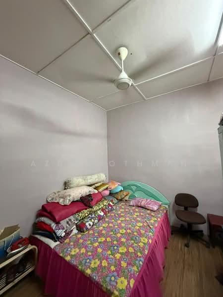 1-storey Terraced House for Sale in Taman Pinggiran Senawang (Sungai Gadut) - Azrul Othman - Bedroom - PropertyGuru.com.my