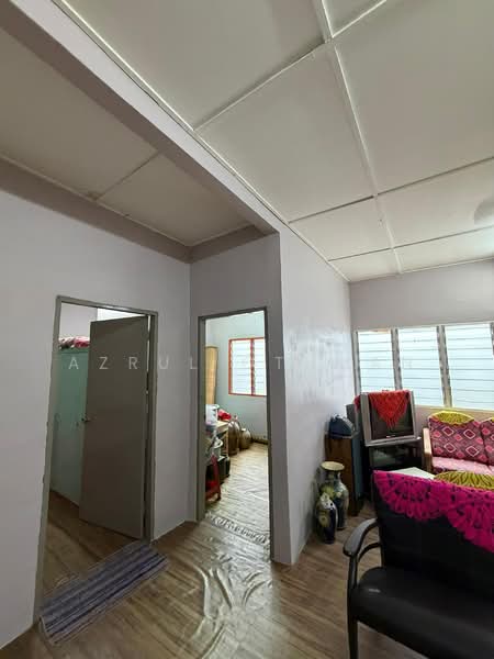1-storey Terraced House for Sale in Taman Pinggiran Senawang (Sungai Gadut) - Azrul Othman - Living Room - PropertyGuru.com.my