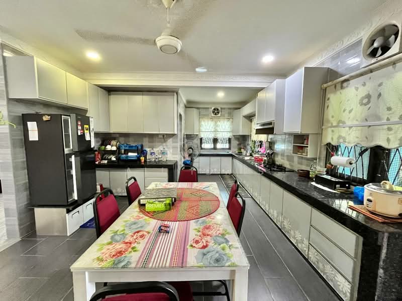 Rumah Teres 2 Tingkat untuk Dijual di Seksyen 3 (Bangi) - Ali Idris - Kitchen - PropertyGuru.com.my