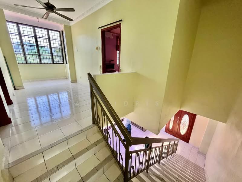 Rumah Teres 2 Tingkat untuk Dijual di Seksyen 3 (Bangi) - Ali Idris - Entrance - PropertyGuru.com.my