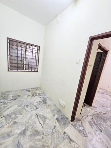 Rumah Teres 3-Tingkat untuk Dijual di Batu 9 (Cheras) - Francis Thee - PropertyGuru.com.my