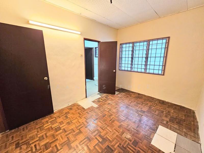 Rumah Teres 3-Tingkat untuk Dijual di Batu 9 (Cheras) - Francis Thee - PropertyGuru.com.my