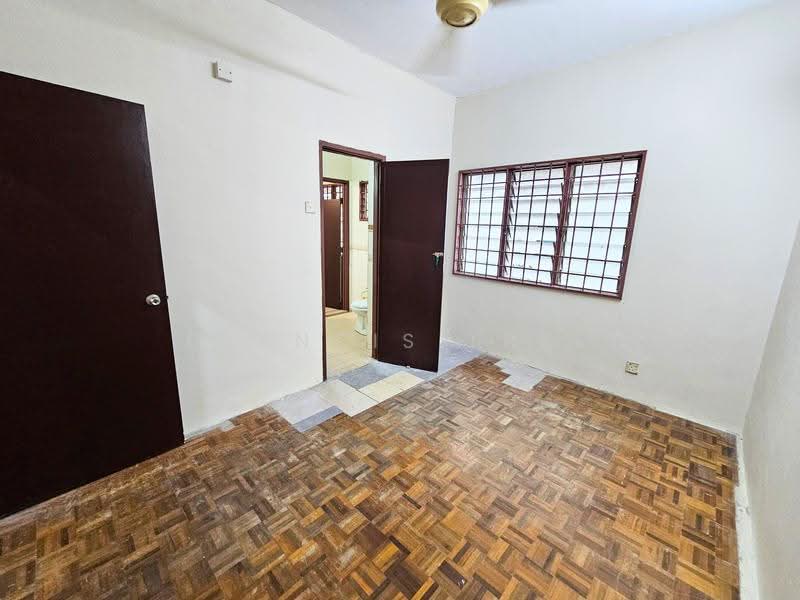 Rumah Teres 3-Tingkat untuk Dijual di Batu 9 (Cheras) - Francis Thee - PropertyGuru.com.my