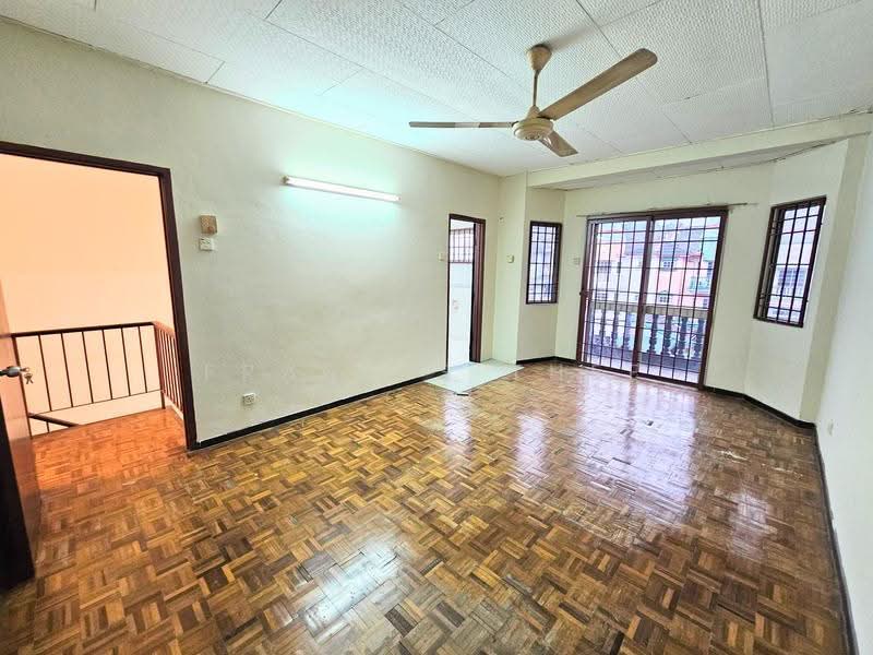 Rumah Teres 3-Tingkat untuk Dijual di Batu 9 (Cheras) - Francis Thee - PropertyGuru.com.my