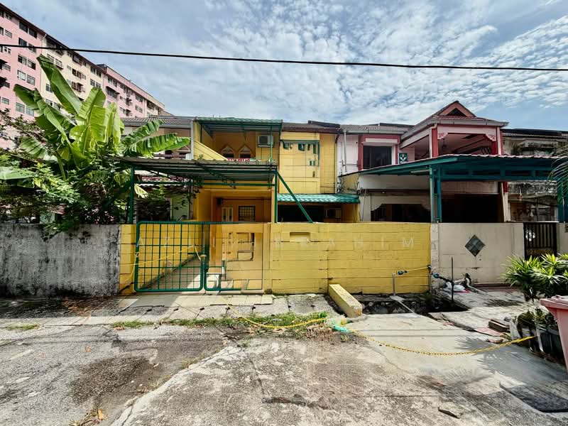 2-storey Terraced House for Sale in Taman Desaria (Petaling Jaya) - Azli Ibrahim - Exterior - PropertyGuru.com.my