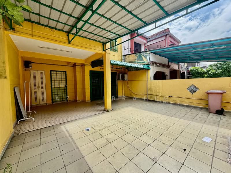 2-storey Terraced House for Sale in Taman Desaria (Petaling Jaya) - Azli Ibrahim - Exterior - PropertyGuru.com.my