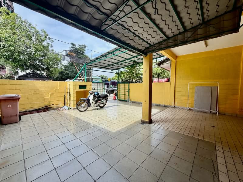 2-storey Terraced House for Sale in Taman Desaria (Petaling Jaya) - Azli Ibrahim - Exterior - PropertyGuru.com.my