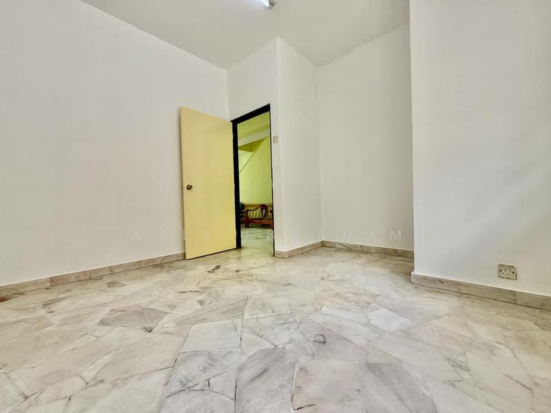 2-storey Terraced House for Sale in Taman Desaria (Petaling Jaya) - Azli Ibrahim - Interior - PropertyGuru.com.my