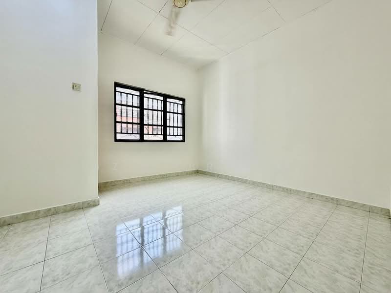 2-storey Terraced House for Sale in Taman Desaria (Petaling Jaya) - Azli Ibrahim - Interior - PropertyGuru.com.my