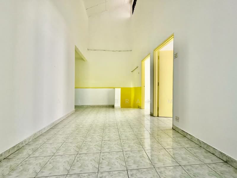 2-storey Terraced House for Sale in Taman Desaria (Petaling Jaya) - Azli Ibrahim - Interior - PropertyGuru.com.my