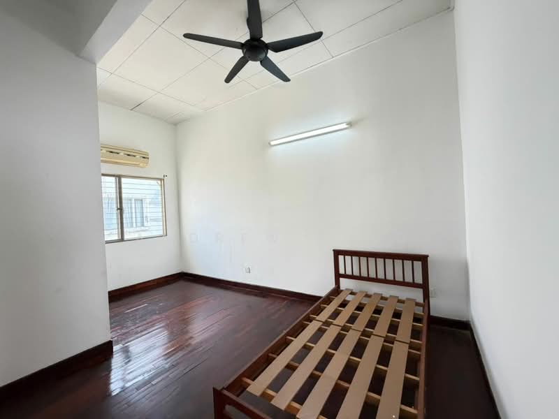 Rumah Bandar untuk Dijual di Kampung Sungai Kayu Ara (Petaling Jaya) - Andrew Pang - Bedroom - PropertyGuru.com.my