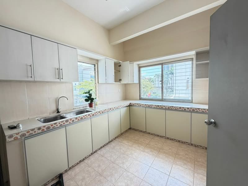 Rumah Bandar untuk Dijual di Kampung Sungai Kayu Ara (Petaling Jaya) - Andrew Pang - Kitchen - PropertyGuru.com.my