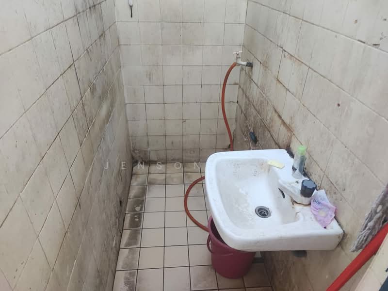 Rumah Teres 1 Tingkat untuk Dijual di Ipoh (Perak) - Jenson Low - Bathroom - PropertyGuru.com.my