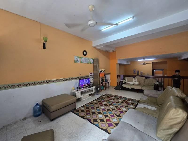Rumah Teres 2 Tingkat untuk Dijual di Taman Orkid Desa (Cheras) - Azli Ibrahim - Living Room - PropertyGuru.com.my