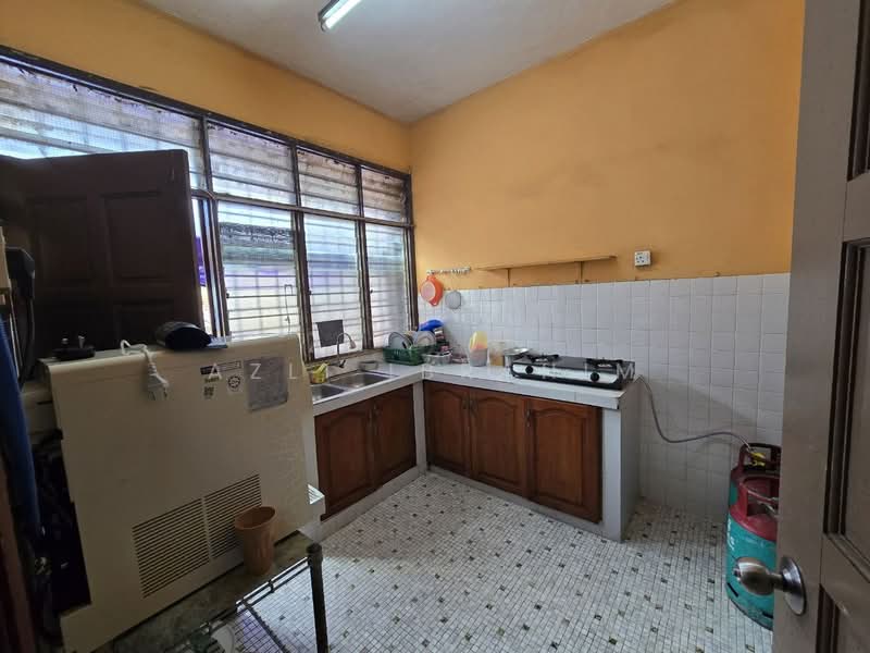 Rumah Teres 2 Tingkat untuk Dijual di Taman Orkid Desa (Cheras) - Azli Ibrahim - Kitchen - PropertyGuru.com.my