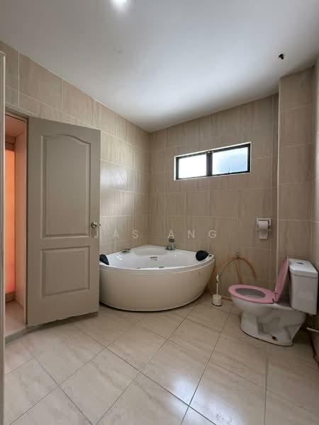 Bungalow for Sale in Taman Bukit Juru (Juru) - Jas Ang - Bathroom - PropertyGuru.com.my