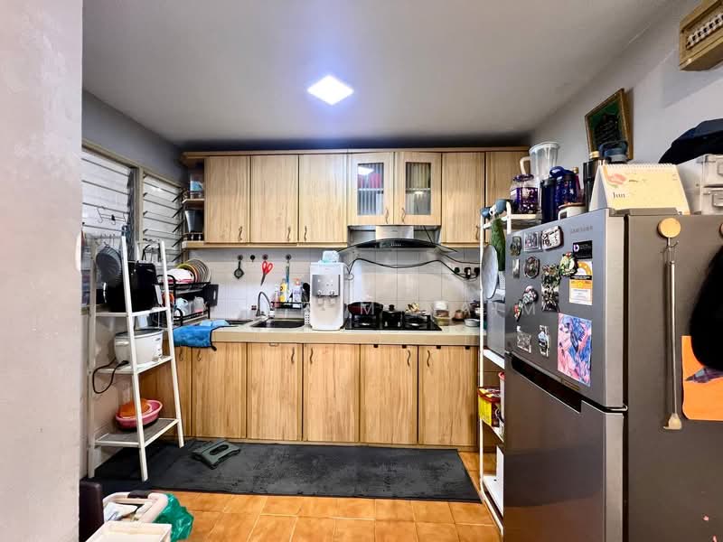 Pangsapuri untuk Dijual di SD Tiara Apartment - Syahrim Naim - Kitchen - PropertyGuru.com.my