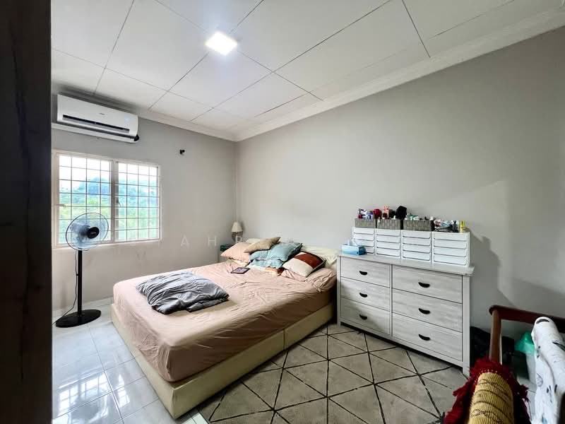 Pangsapuri untuk Dijual di SD Tiara Apartment - Syahrim Naim - Bedroom - PropertyGuru.com.my