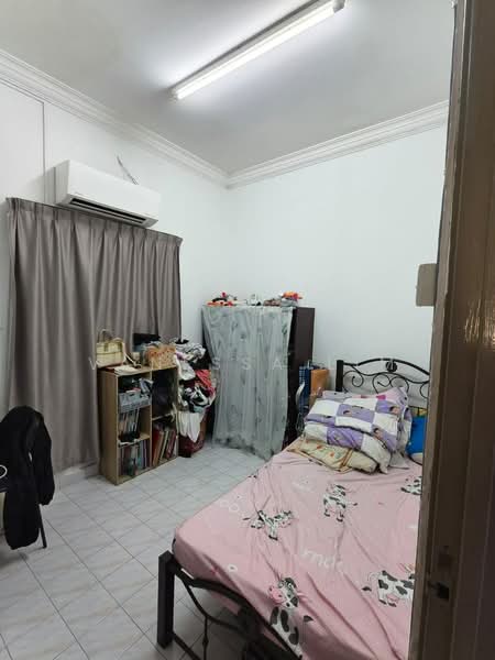 Semi-Detached House for Sale in Taman Megah Ria (Masai) - Vanessa Lim - Bedroom - PropertyGuru.com.my