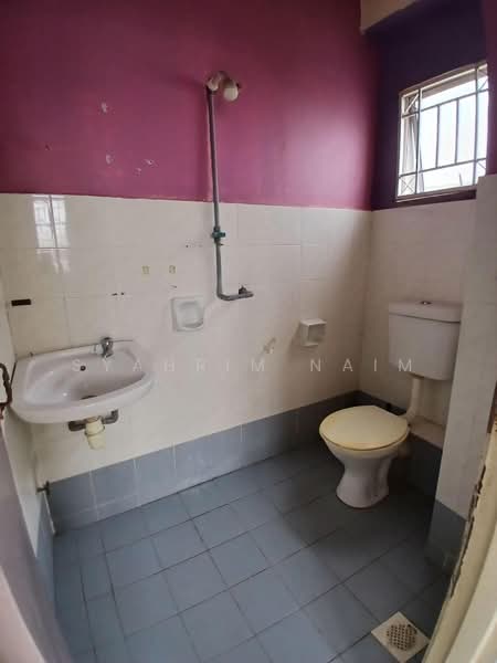 Apartment for Sale at Pangsapuri Jati 2 - Syahrim Naim - Bathroom - PropertyGuru.com.my
