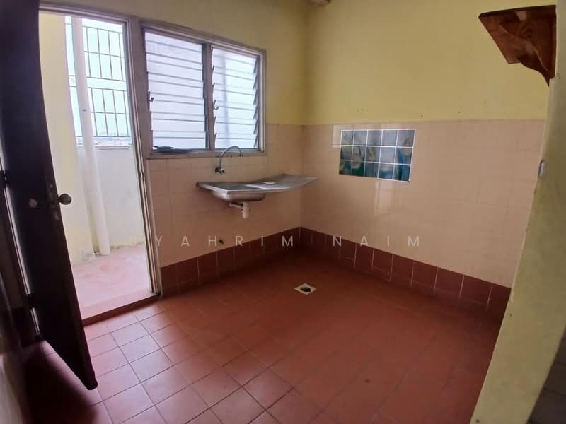 Apartment for Sale at Pangsapuri Jati 2 - Syahrim Naim - Kitchen - PropertyGuru.com.my