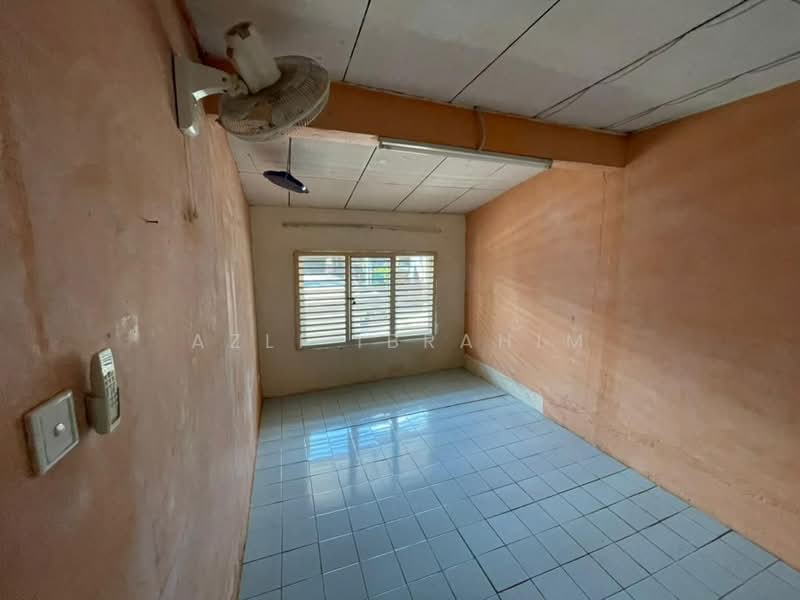 1-storey Terraced House for Sale in Taman Salak Selatan (Salak South) - Azli Ibrahim - Interior - PropertyGuru.com.my