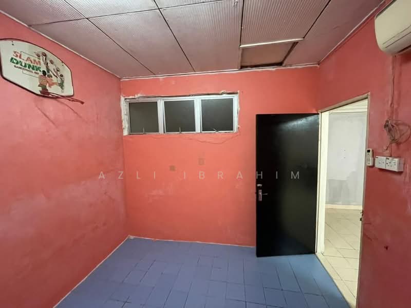 1-storey Terraced House for Sale in Taman Salak Selatan (Salak South) - Azli Ibrahim - Interior - PropertyGuru.com.my