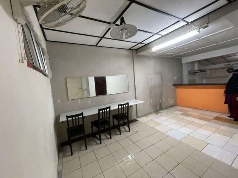 1-storey Terraced House for Sale in Taman Salak Selatan (Salak South) - Azli Ibrahim - Interior - PropertyGuru.com.my
