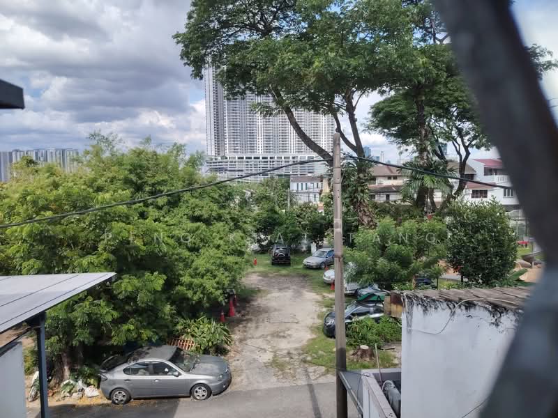 2.5-storey Terraced House for Sale in Taman Seri Kepong (Kepong) - Peng Kiat Tang - Exterior - PropertyGuru.com.my