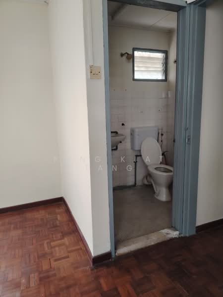 2.5-storey Terraced House for Sale in Taman Seri Kepong (Kepong) - Peng Kiat Tang - Bathroom - PropertyGuru.com.my
