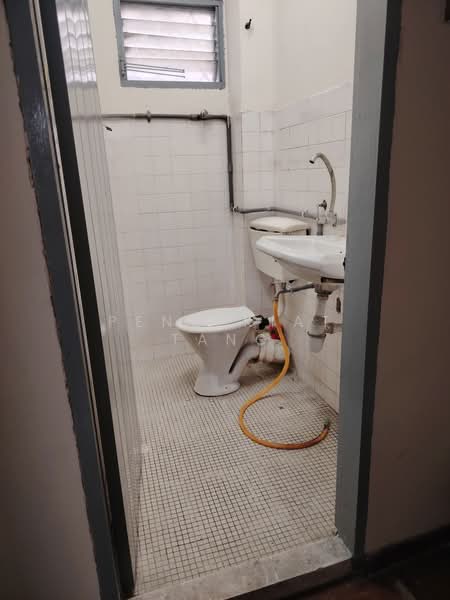2.5-storey Terraced House for Sale in Taman Seri Kepong (Kepong) - Peng Kiat Tang - Bathroom - PropertyGuru.com.my